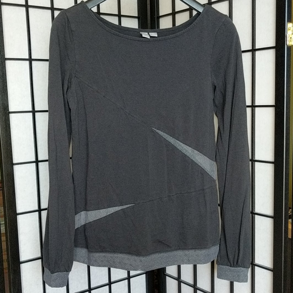 Go International Long Sleeve Top